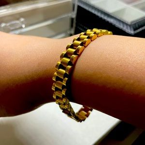 Gold link bracelet